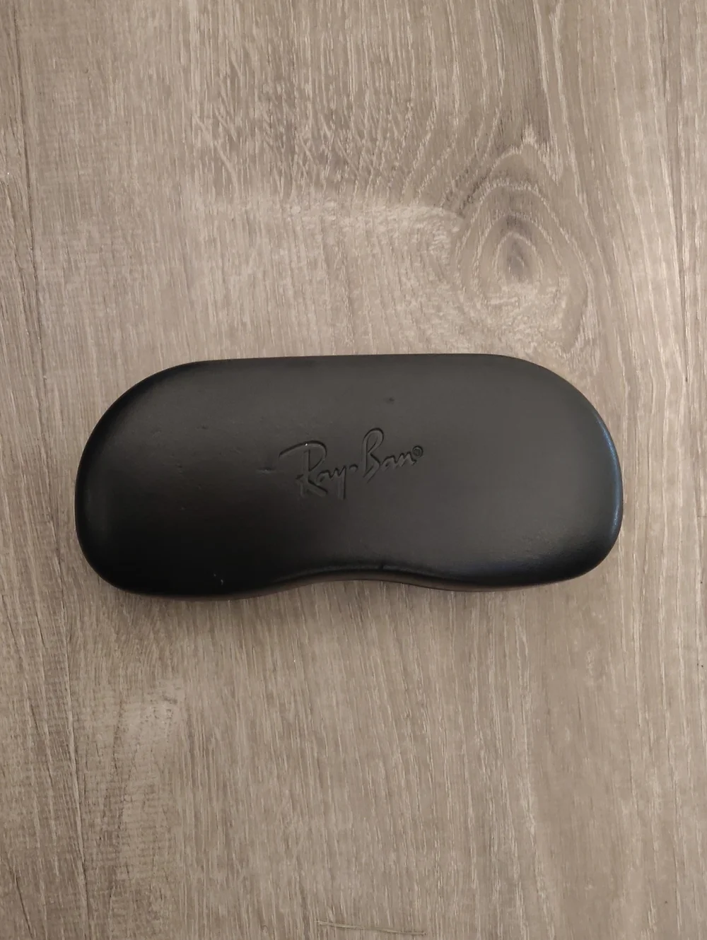 Ray-Ban Aviator Sunglasses & Black Hard Shell Eyewear Case